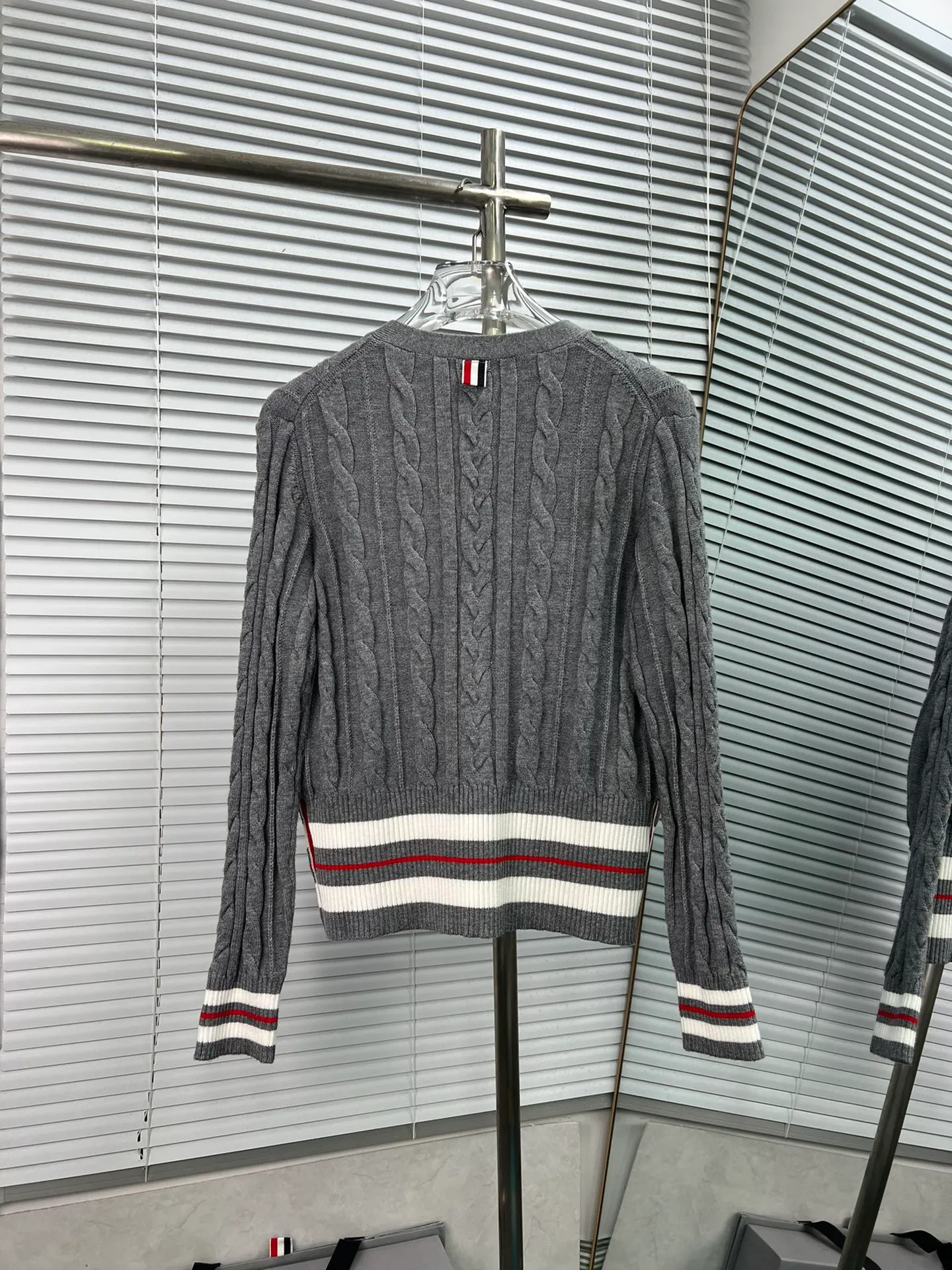 THOM BROWNE🇳🇱New Arrival STOLL 12 ， ， ，Classic ， ， 、Breathable， ， ， ：White Navy Blue Light Blue size: 0.1.2（S.M.L） ：